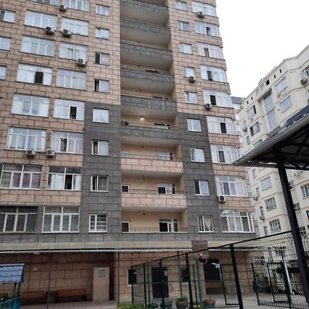 Diplomat Apartments Bishkek Esterno foto