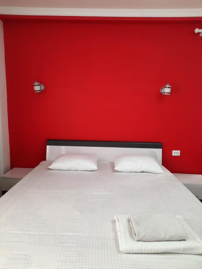 Diplomat Apartments Bishkek Esterno foto