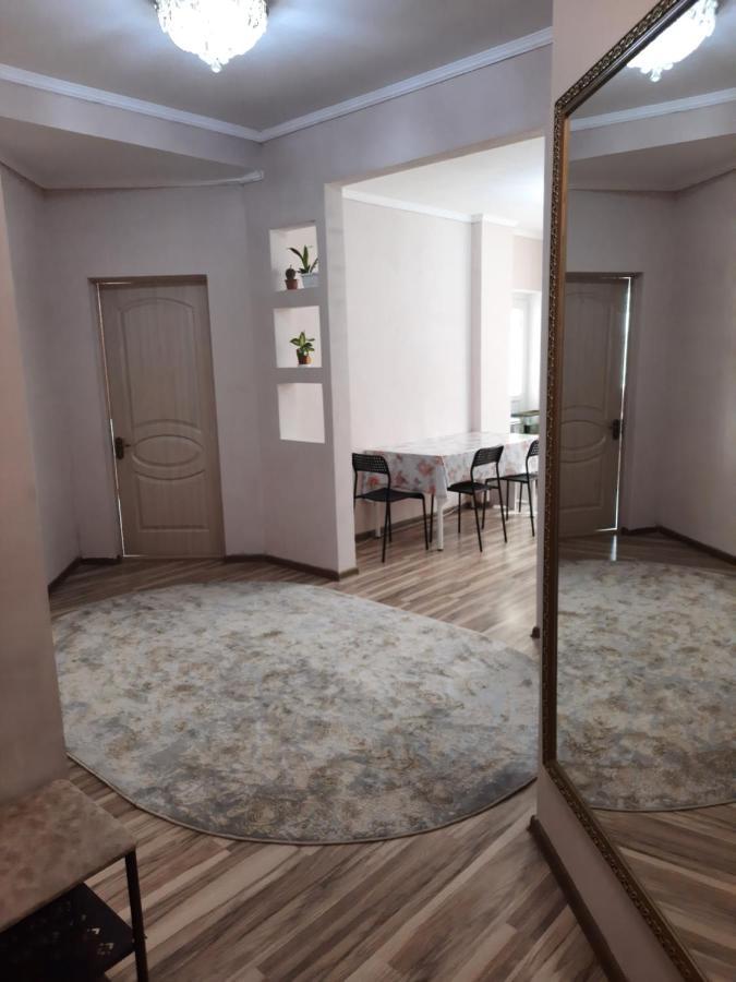 Diplomat Apartments Bishkek Esterno foto