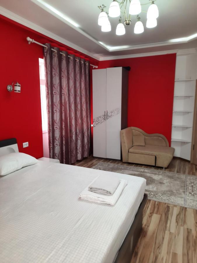 Diplomat Apartments Bishkek Esterno foto