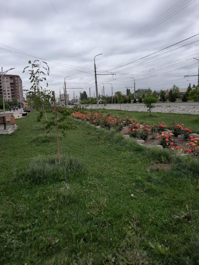 Diplomat Apartments Bishkek Esterno foto