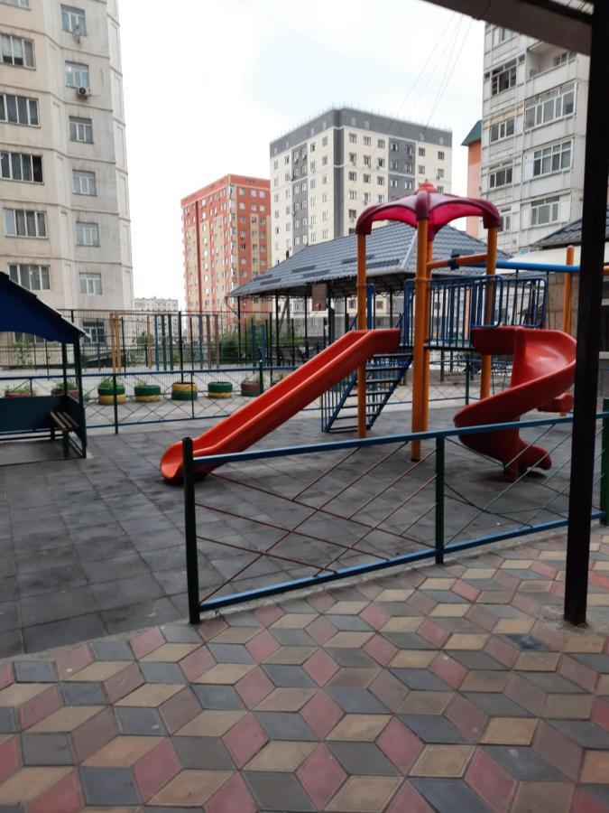 Diplomat Apartments Bishkek Esterno foto